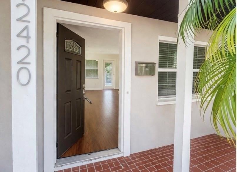 2420 Euston Rd - Photo 2 of 11