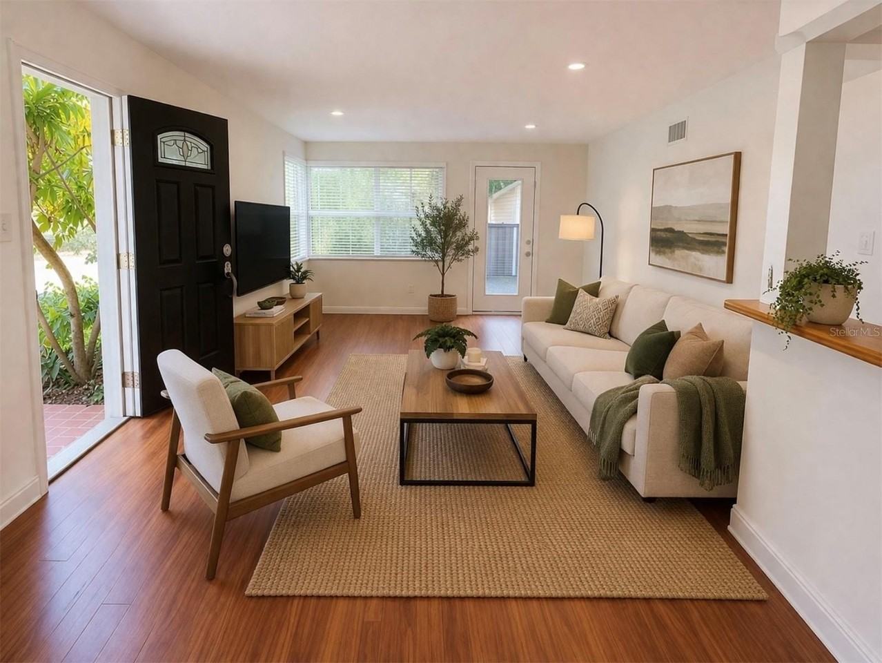 2420 Euston Rd - Photo 4 of 11