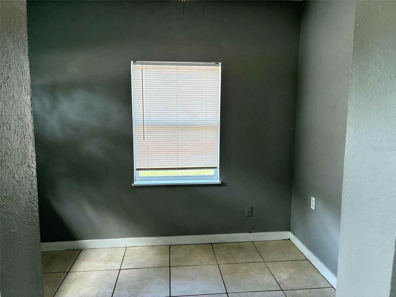 1555 Michigan Ave - Photo 6 of 22