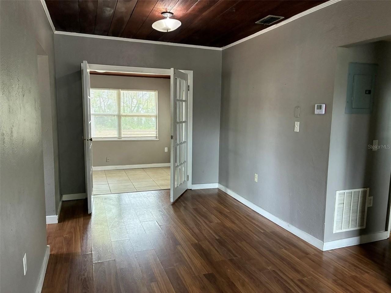 1555 Michigan Ave - Photo 7 of 22