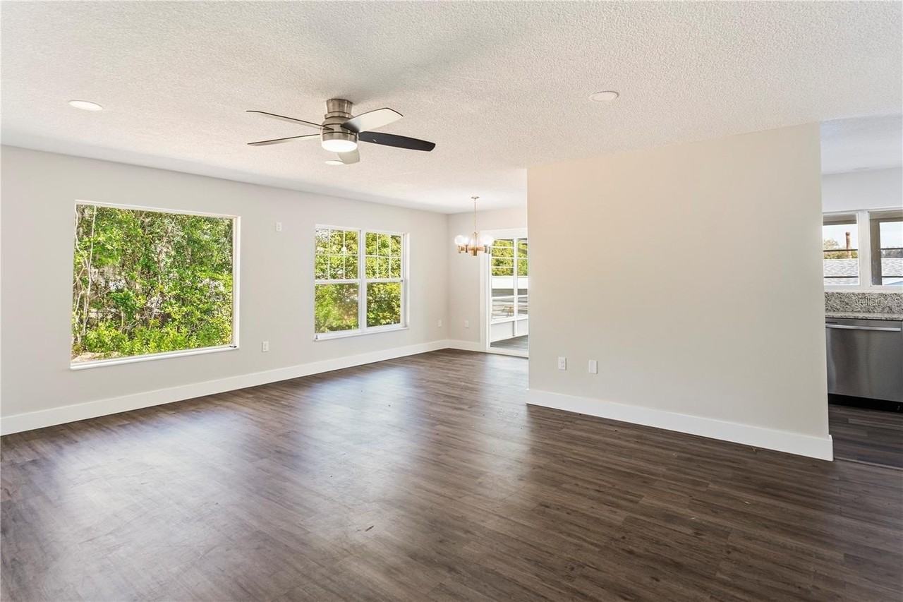 616 Water Rd - Photo 4 of 32