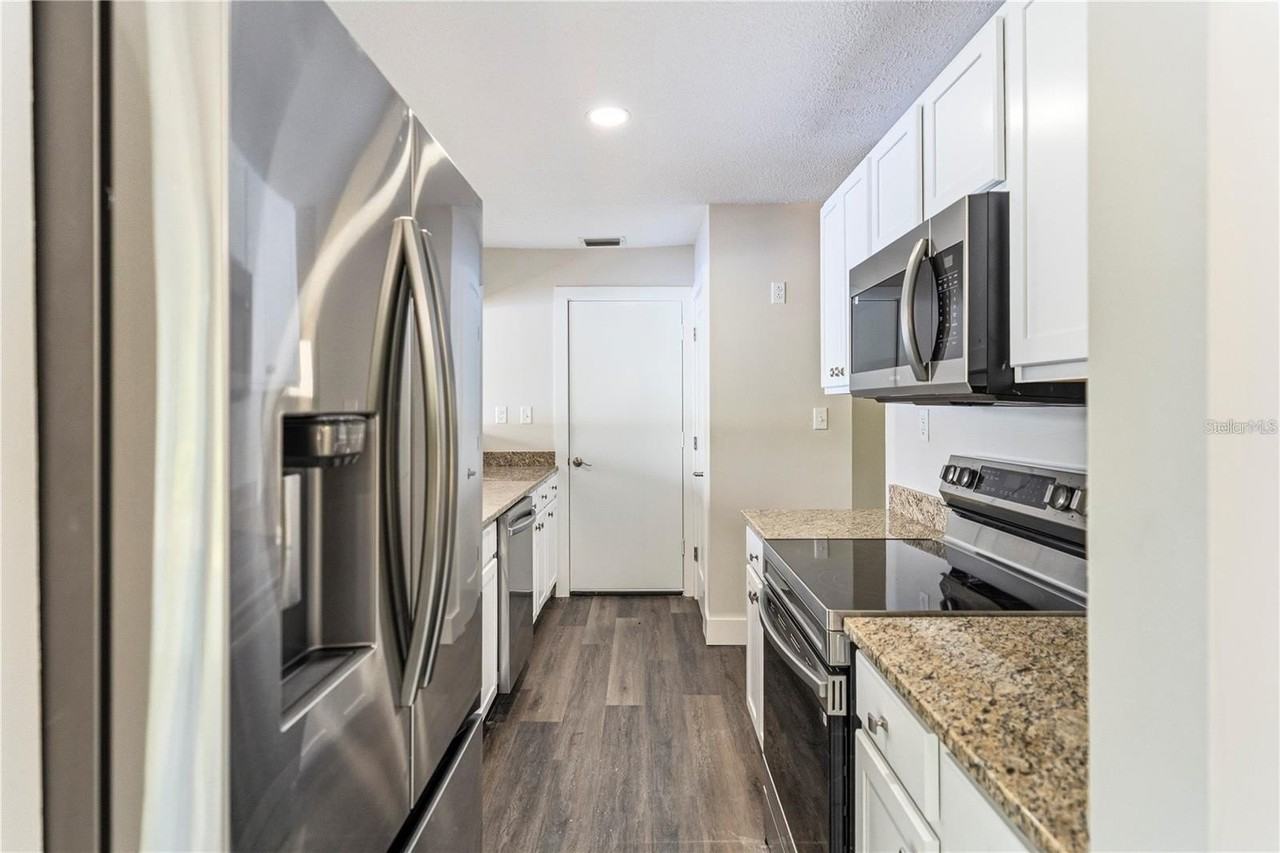 616 Water Rd - Photo 7 of 32