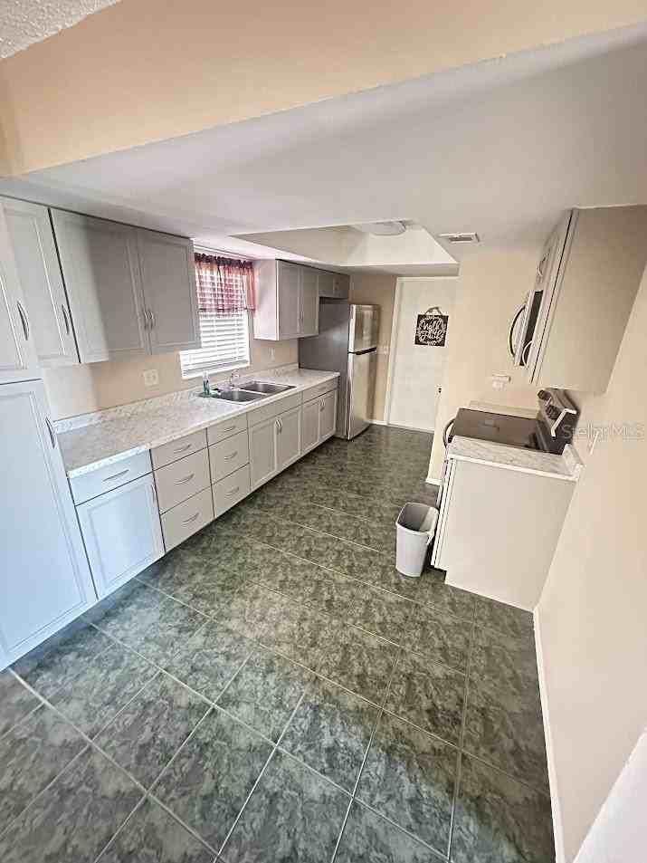 106 Toluca Dr - Photo 4 of 10