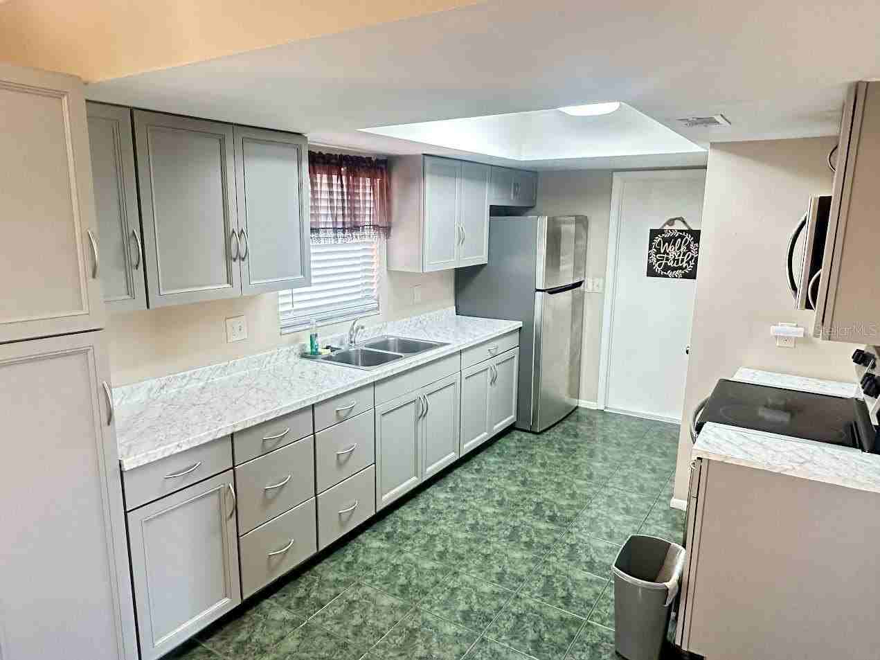 106 Toluca Dr - Photo 6 of 10