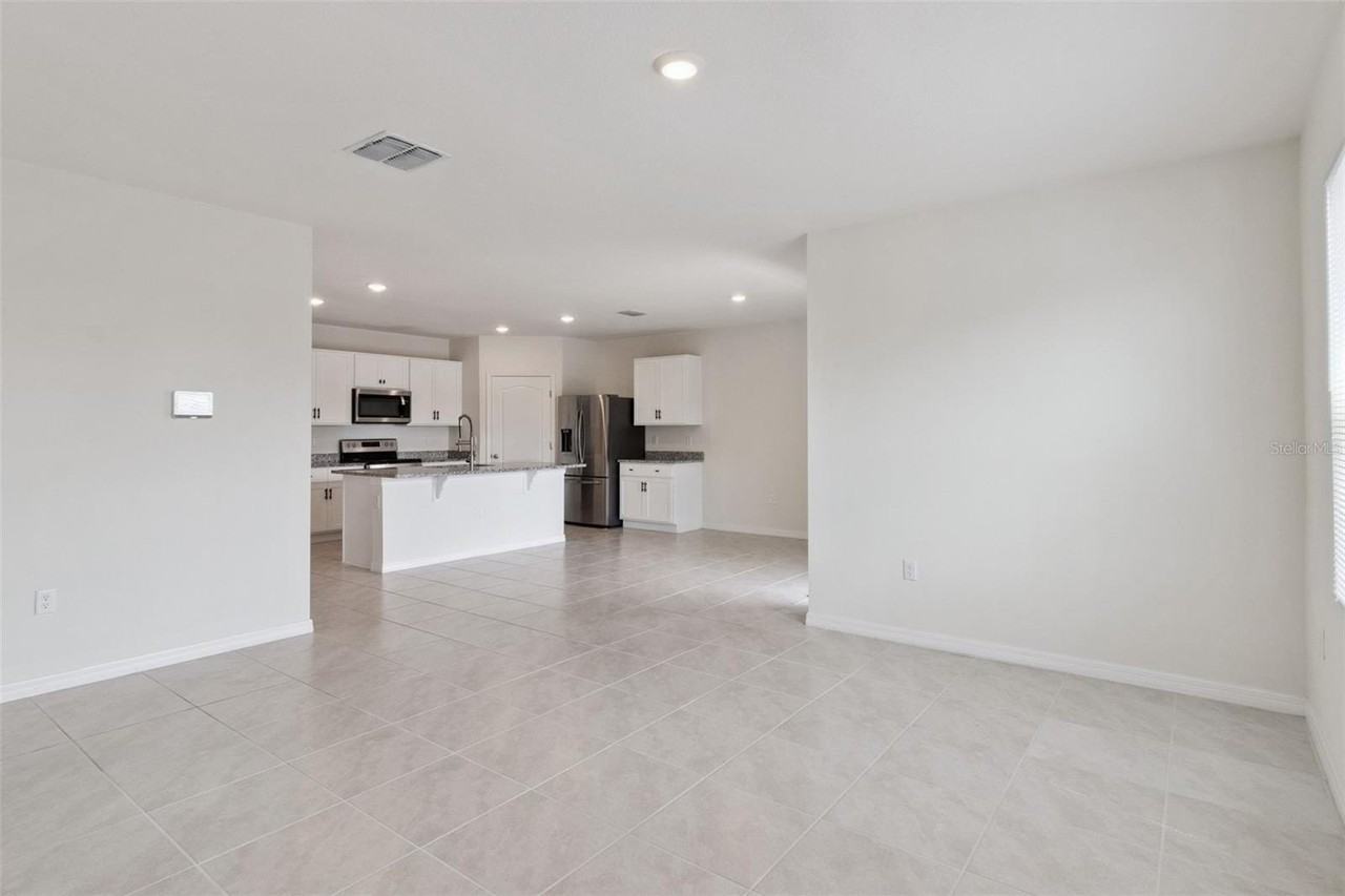 4373 Deleon St - Photo 4 of 30