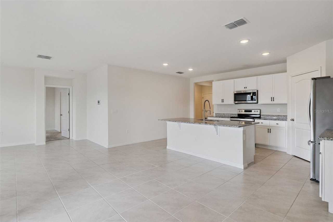 4373 Deleon St - Photo 5 of 30