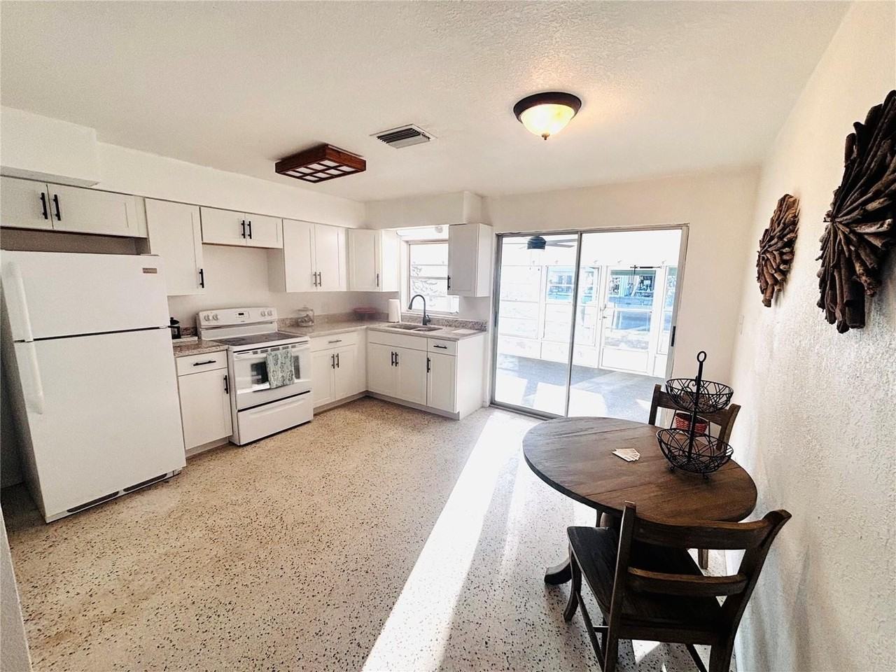 6125 Beacon Point Dr - Photo 5 of 25