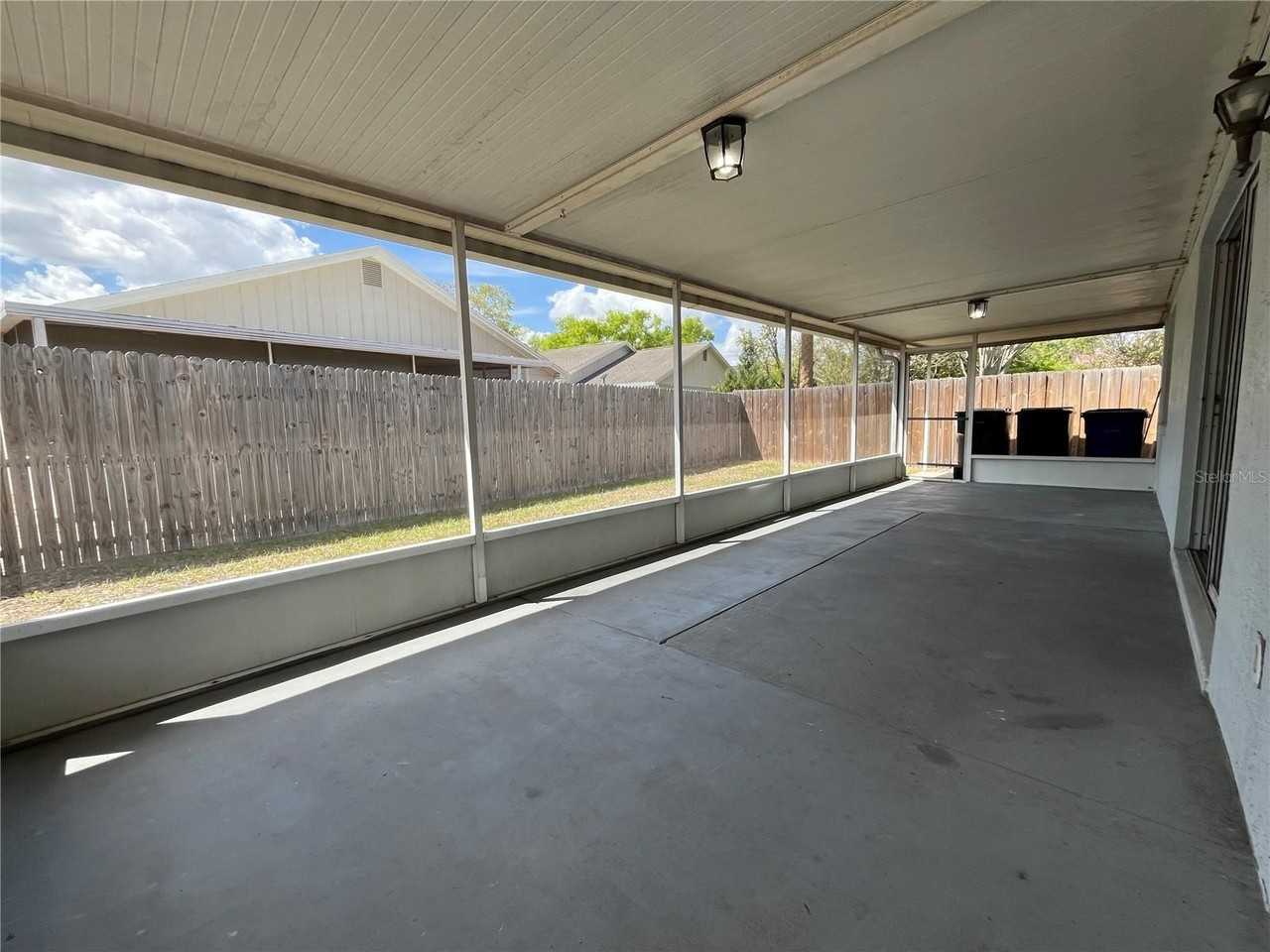 1465 Tiverton Dr - Photo 4 of 29