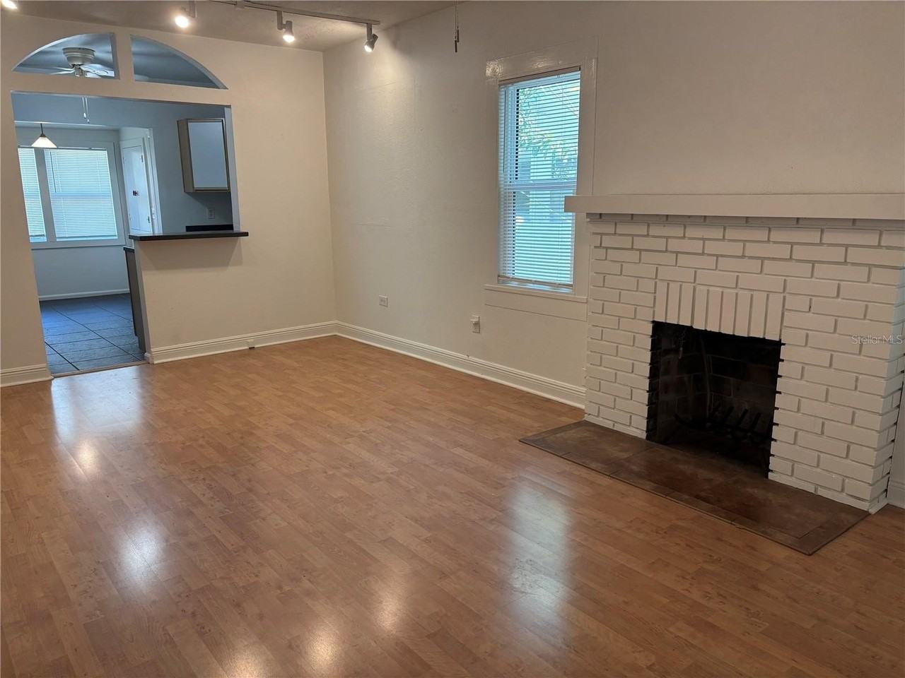 1231 Highland St N - Photo 5 of 25