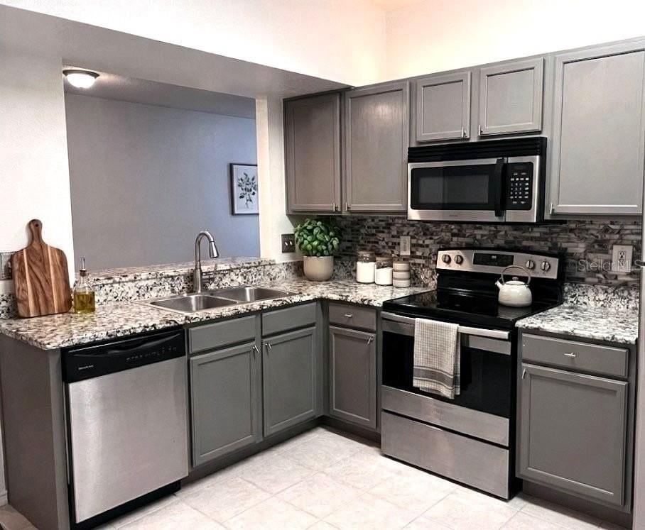 9520 Amberdale Ct #101 - Photo 5 of 19