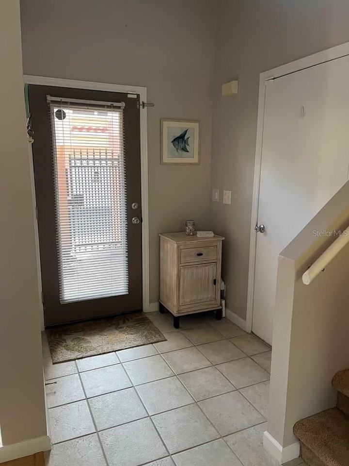 828 Padua Ln - Photo 4 of 34