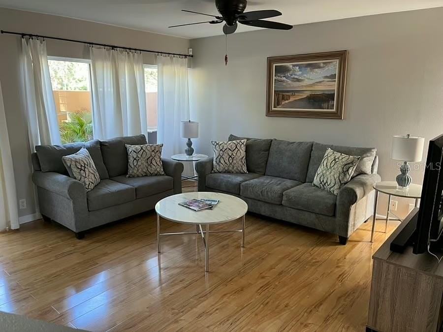 828 Padua Ln - Photo 5 of 34