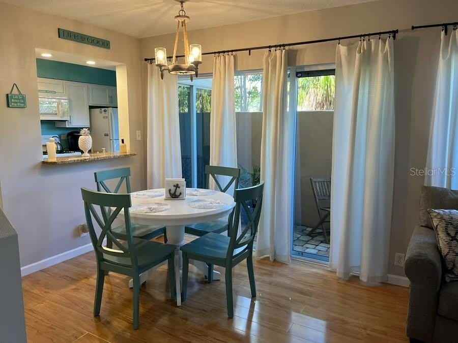 828 Padua Ln - Photo 6 of 34