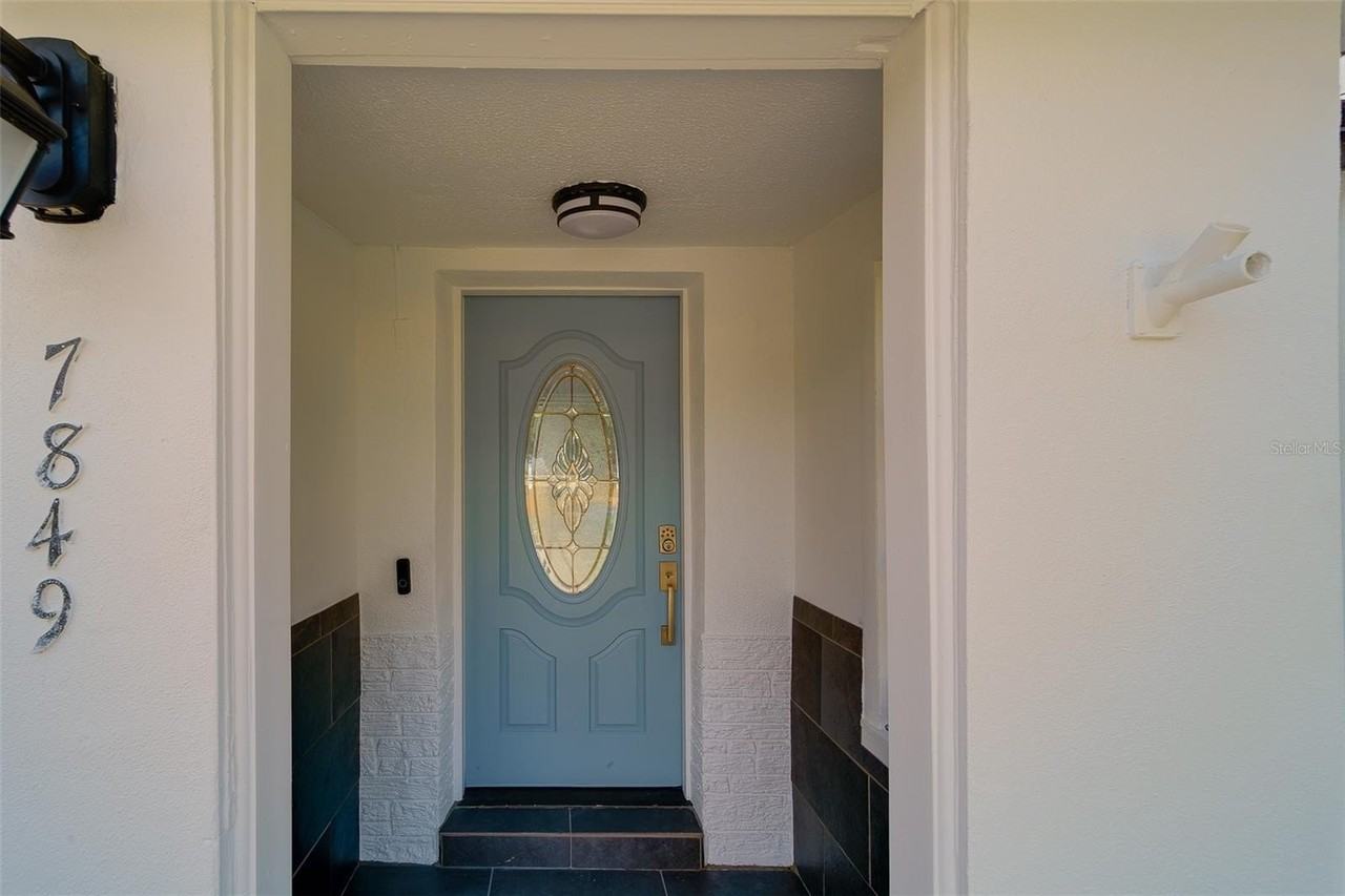 7849 86th Way N - Photo 4 of 50