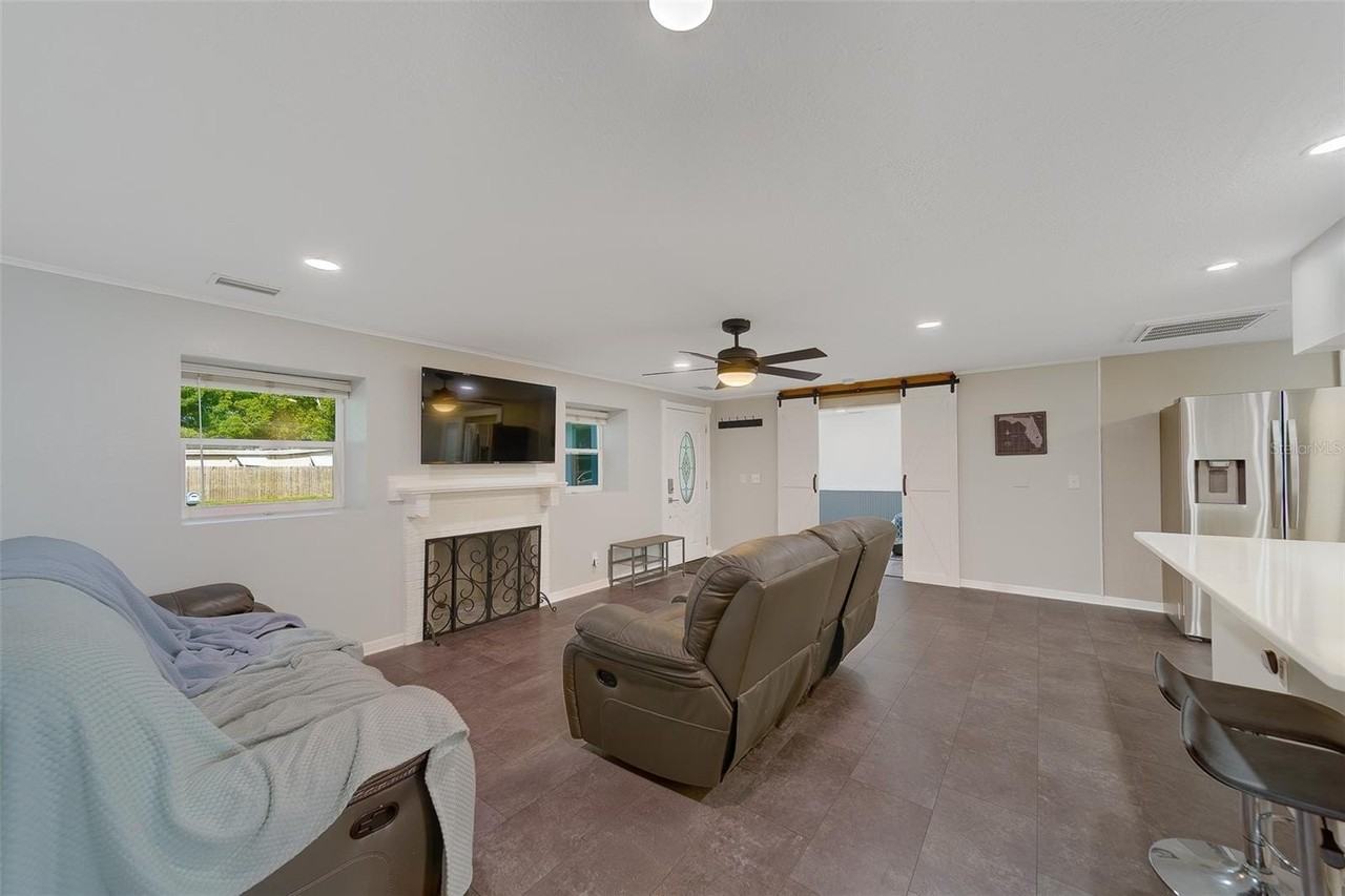 7849 86th Way N - Photo 7 of 50