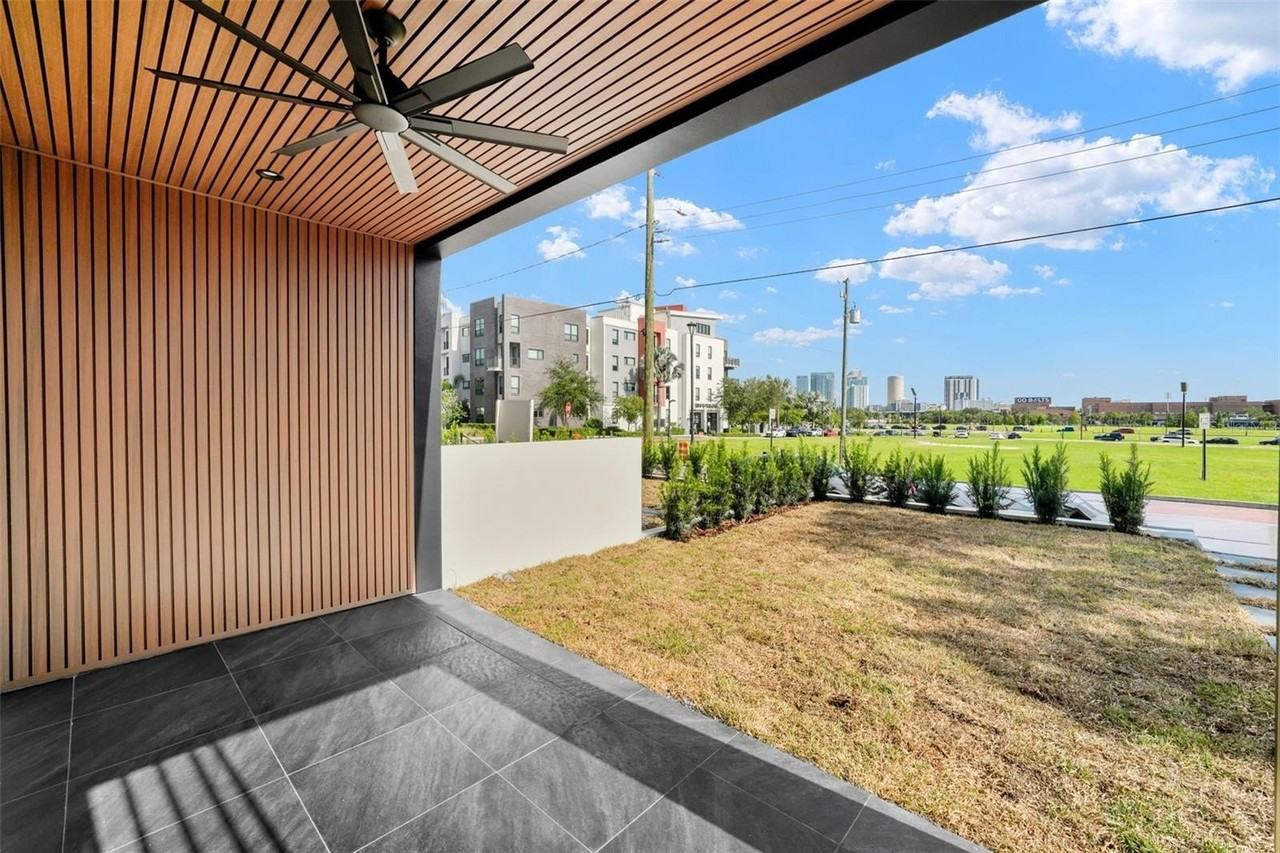 501 W Ross Ave #3 - Photo 7 of 30