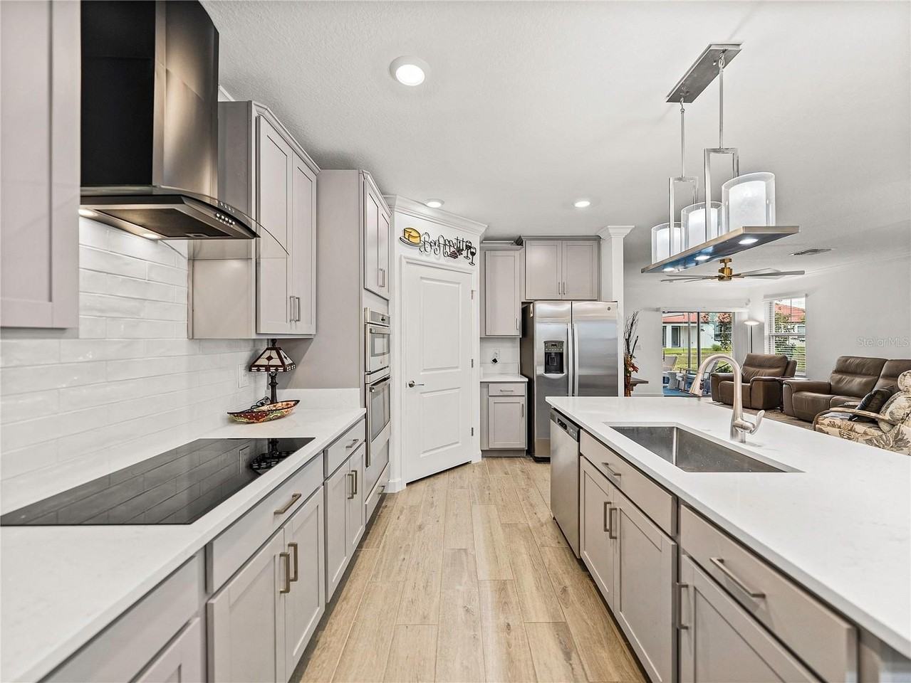 17319 Holly Well Ave - Photo 2 of 33