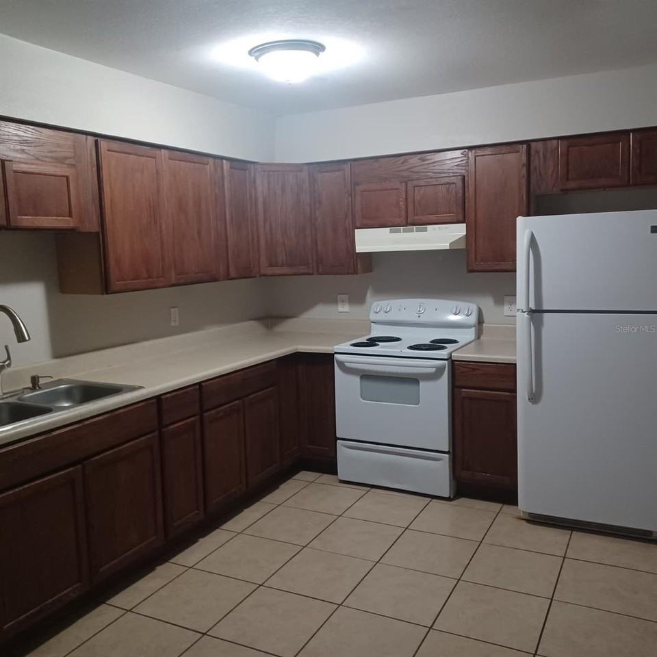 2704 E 25th Ave #B - Photo 2 of 5