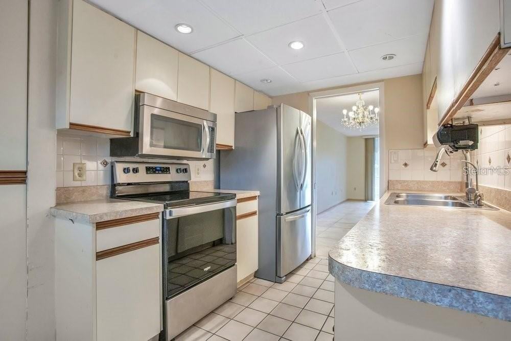 1328 Pasadena Ave S #104 - Photo 4 of 47