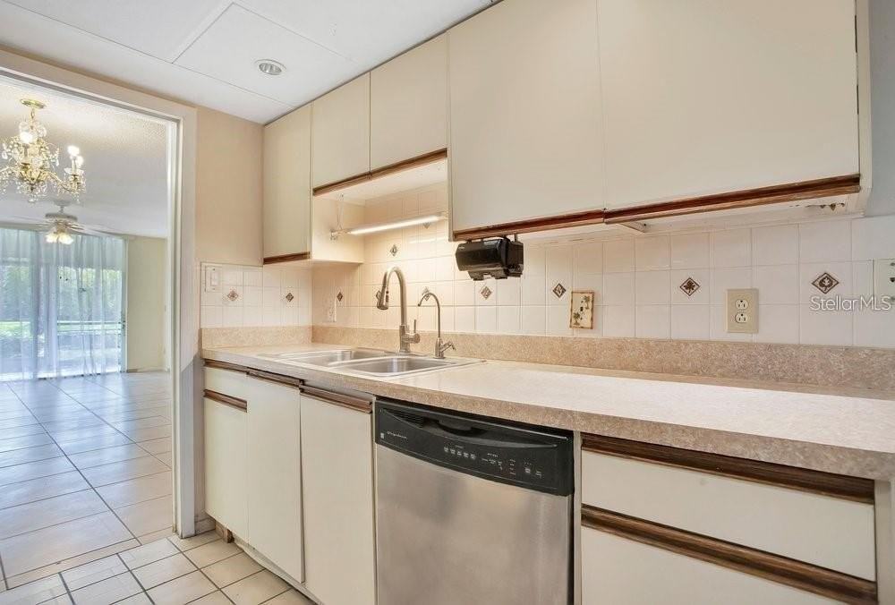 1328 Pasadena Ave S #104 - Photo 5 of 47