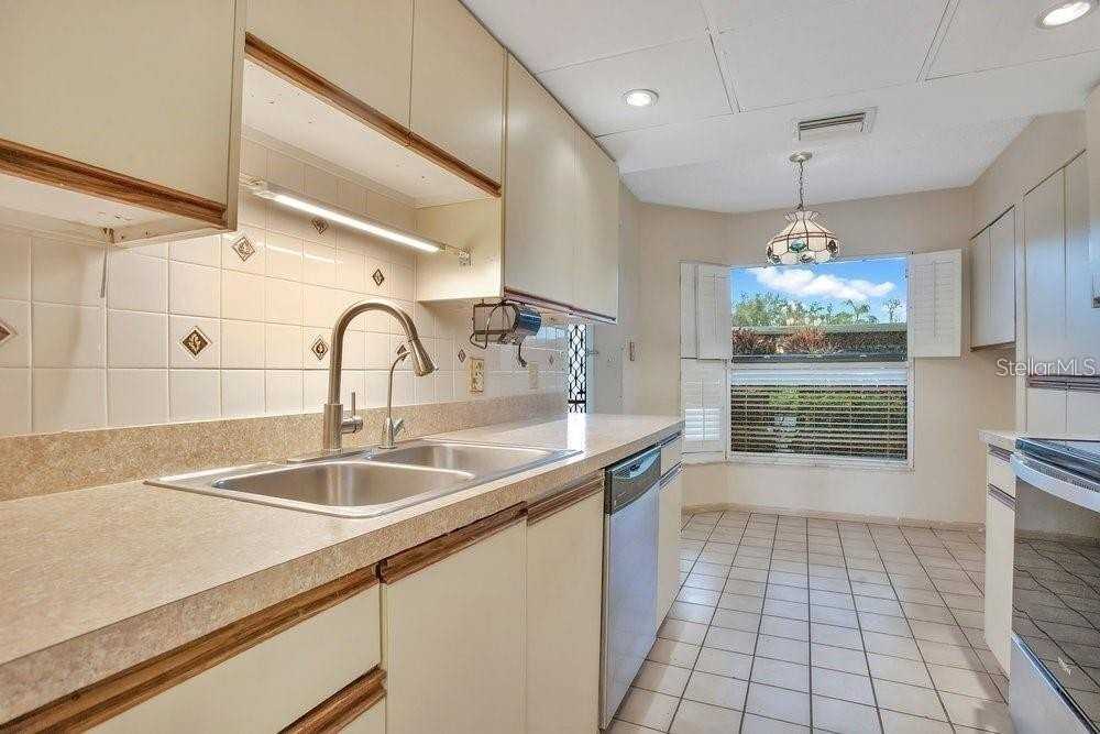 1328 Pasadena Ave S #104 - Photo 6 of 47