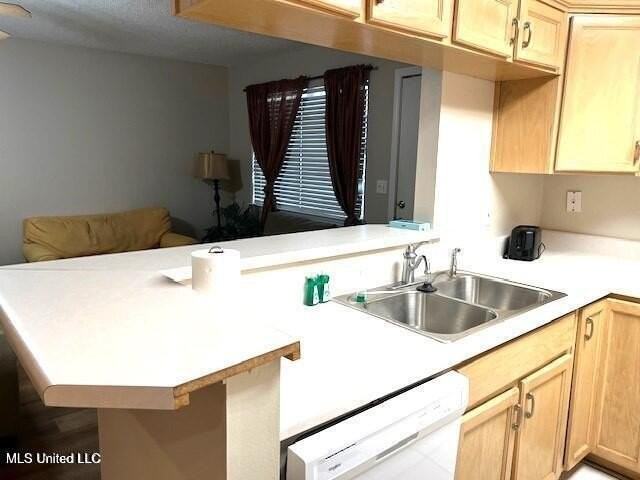 3230 Cumberland Rd Apt 213 - Photo 4 of 48