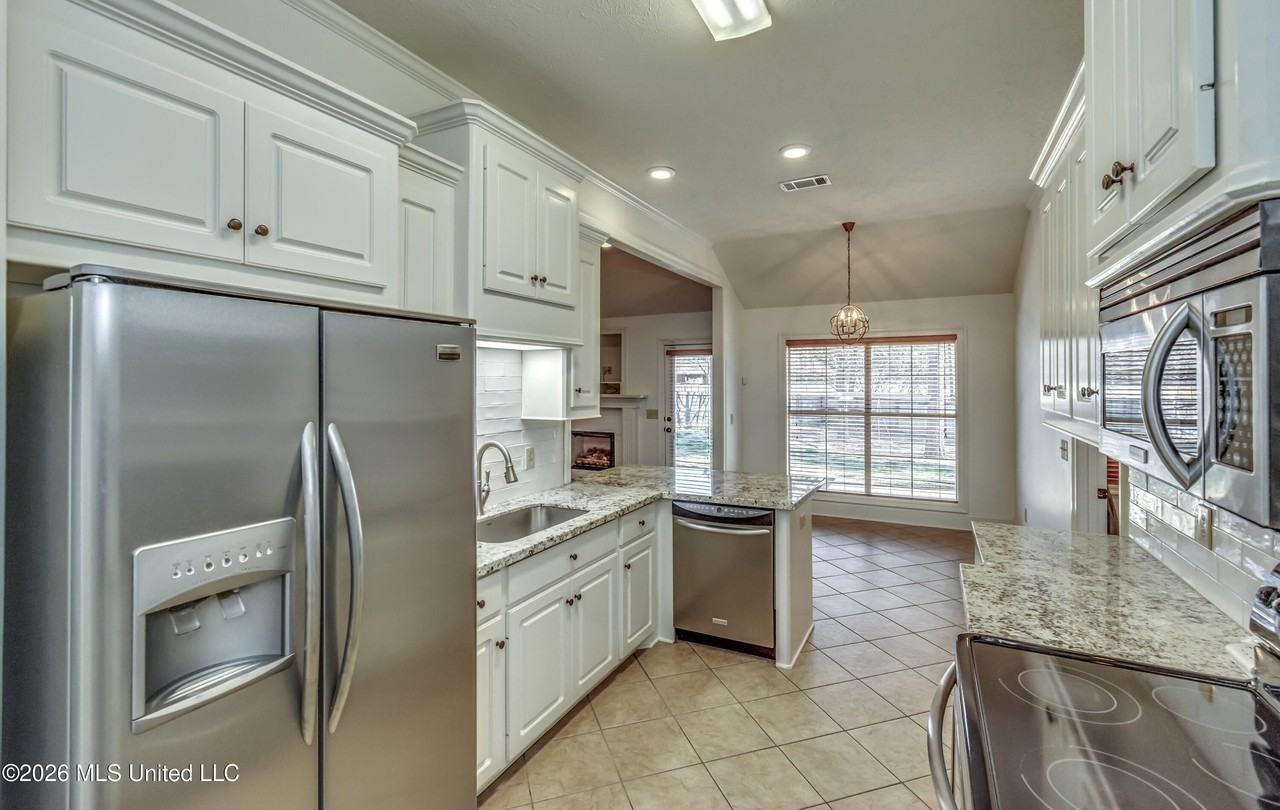 100 Mason Way - Photo 5 of 26