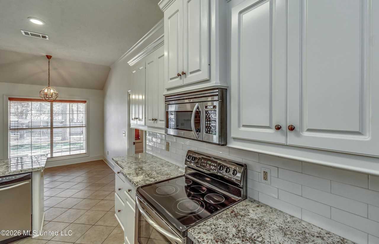100 Mason Way - Photo 6 of 26
