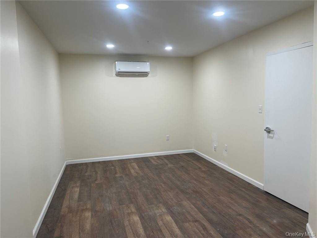 45 Front St Apt 3c - Photo 4 of 14