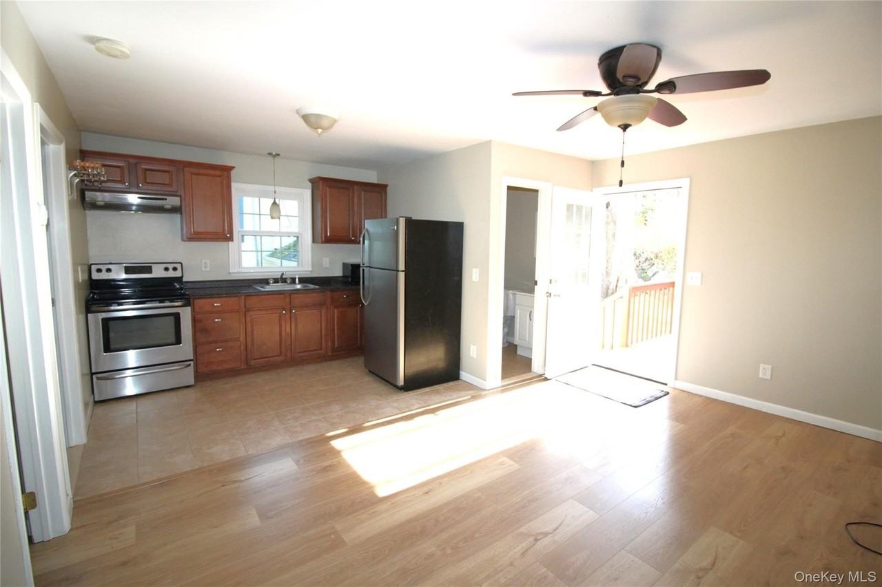 495 Farmers Mills Rd - Photo 7 of 24