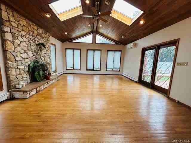 38 Evelyn Ln - Photo 4 of 16