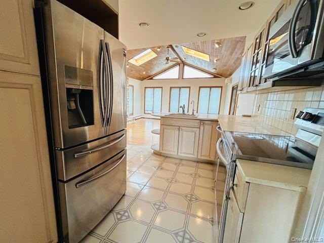 38 Evelyn Ln - Photo 5 of 16