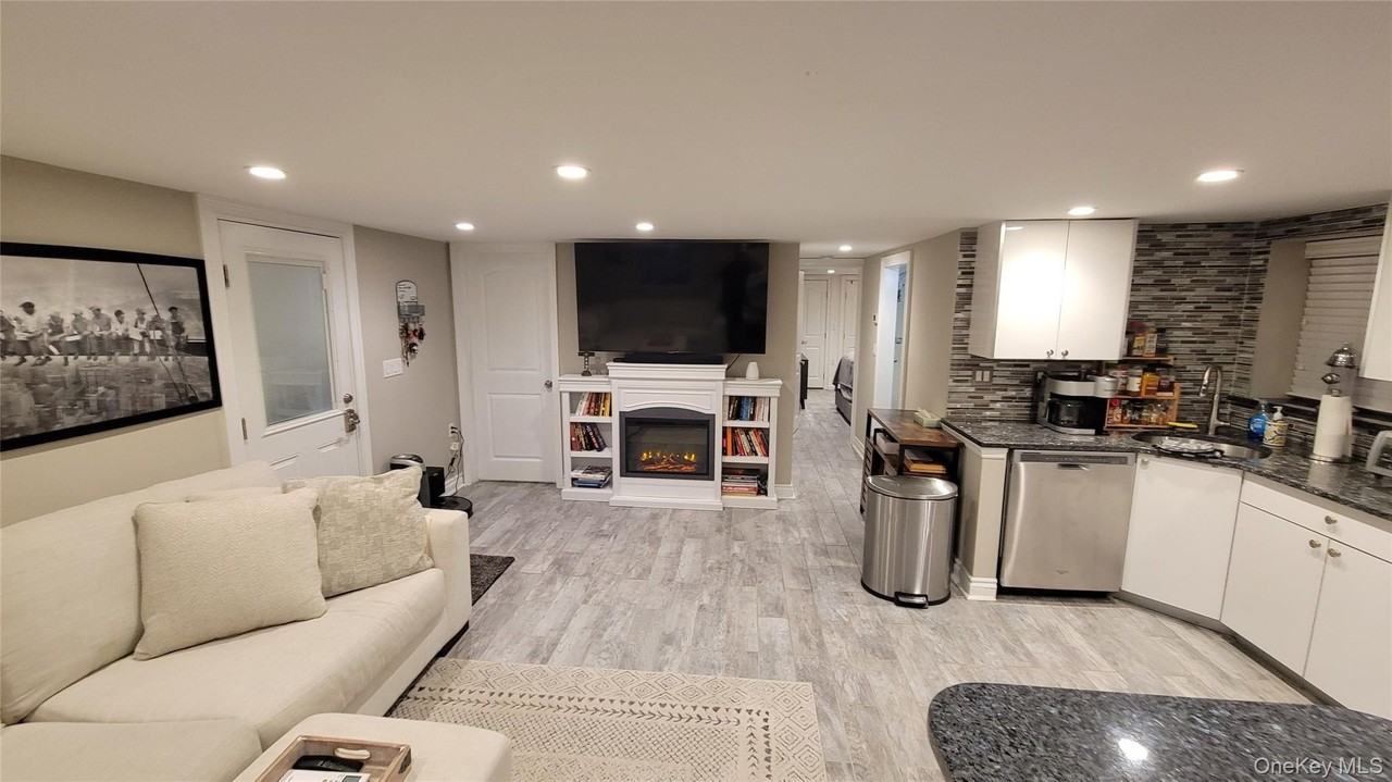 85 Mohawk Avenue unit: Garden - Photo 3 of 11