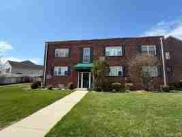 featured image of 1084 Fenwood Dr Apt 3 #Apt 3