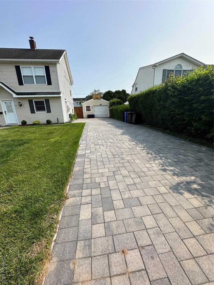 12 Green Ln - Photo 3 of 18