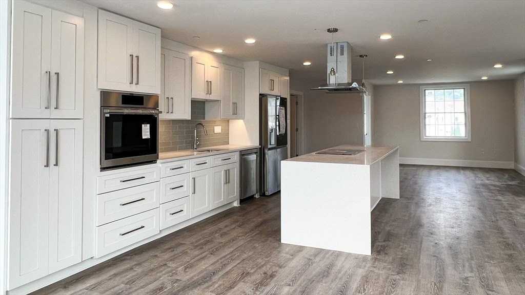 131 Cambridge St Unit A - Photo 4 of 19