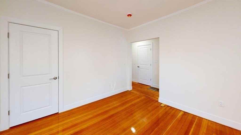 391 Linwood Ave Unit 1 - Photo 4 of 21