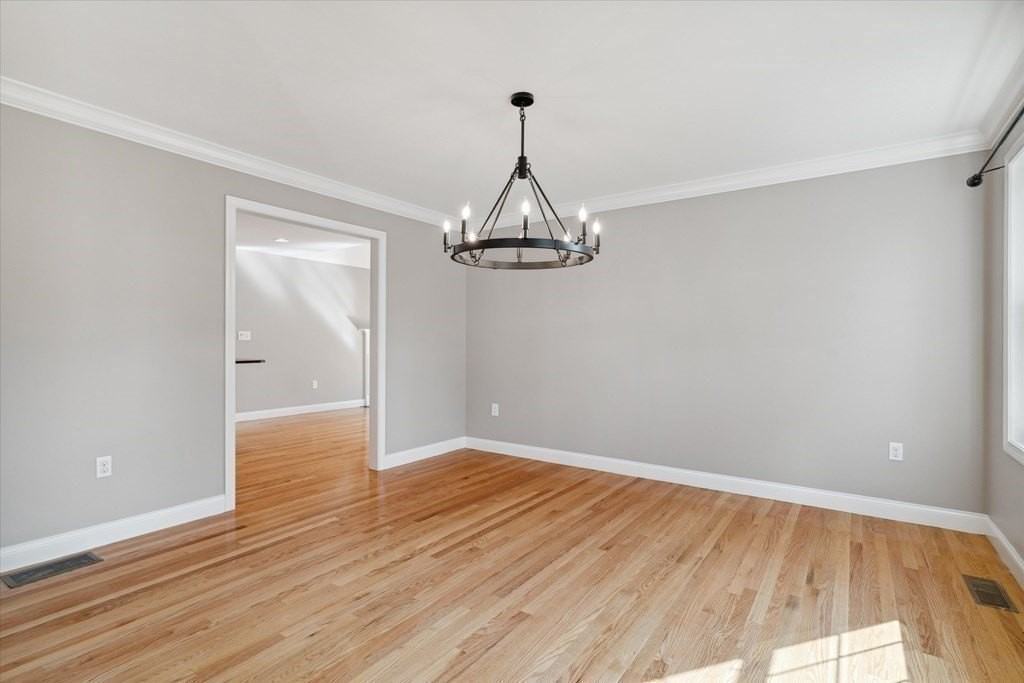 19 Benjamin Ln - Photo 6 of 42