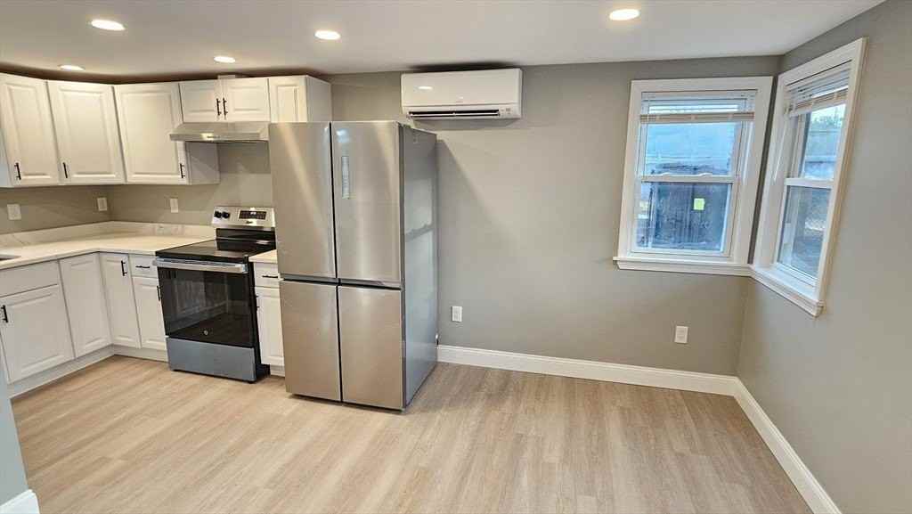 825 Scenic Hwy Unit 4 - Photo 3 of 27