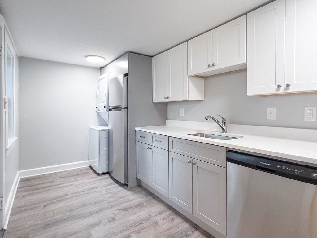 25 Common St Unit 1 - Photo 2 of 12