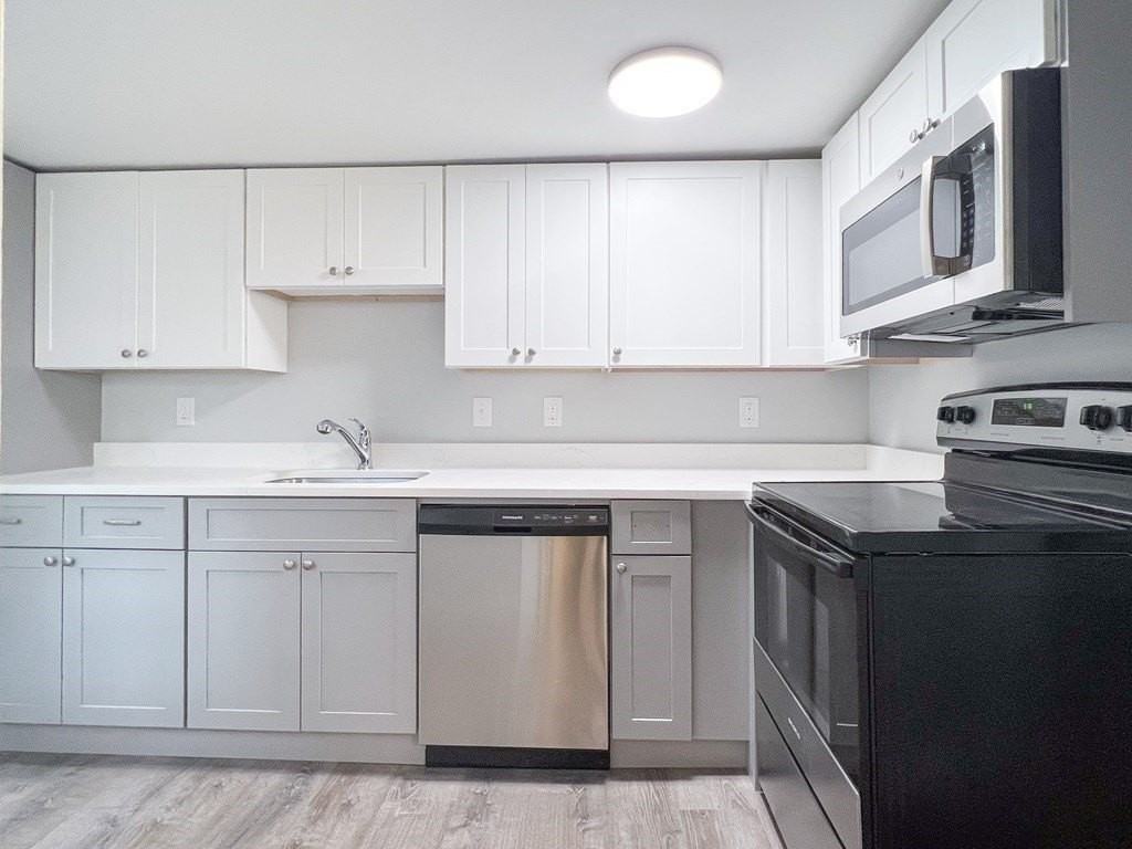 25 Common St Unit 1 - Photo 3 of 12