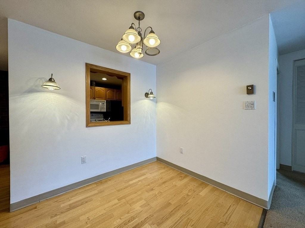 25 Greentree Ln Apt 43 - Photo 7 of 16