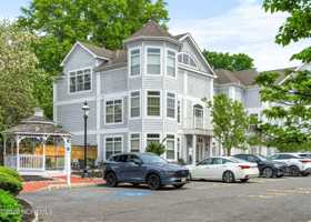 featured image of 162 Main St