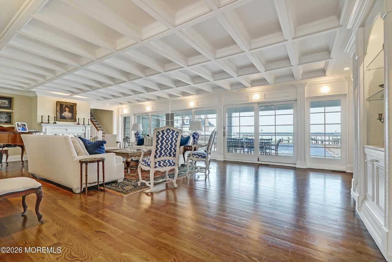 1552 Runyon Ln - Photo 4 of 38