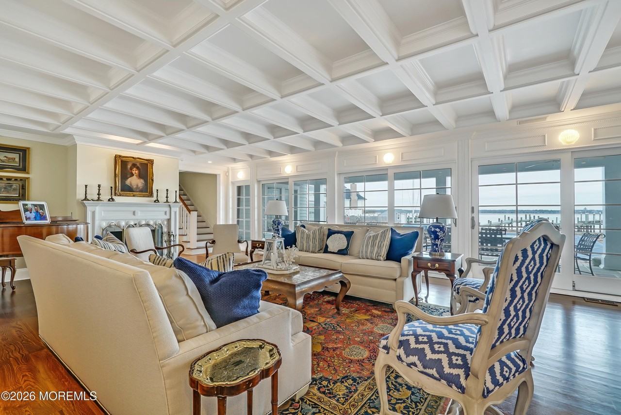 1552 Runyon Ln - Photo 5 of 38