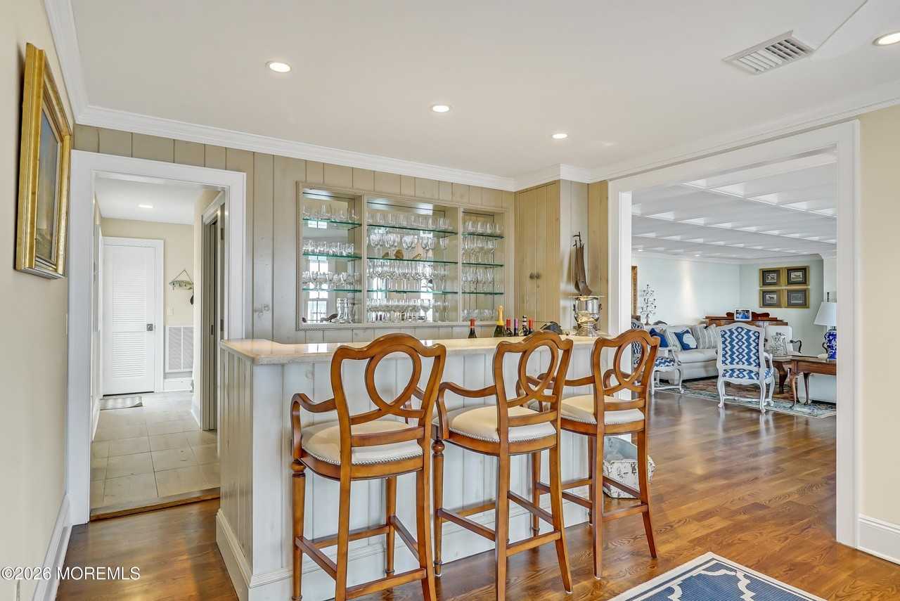 1552 Runyon Ln - Photo 7 of 38