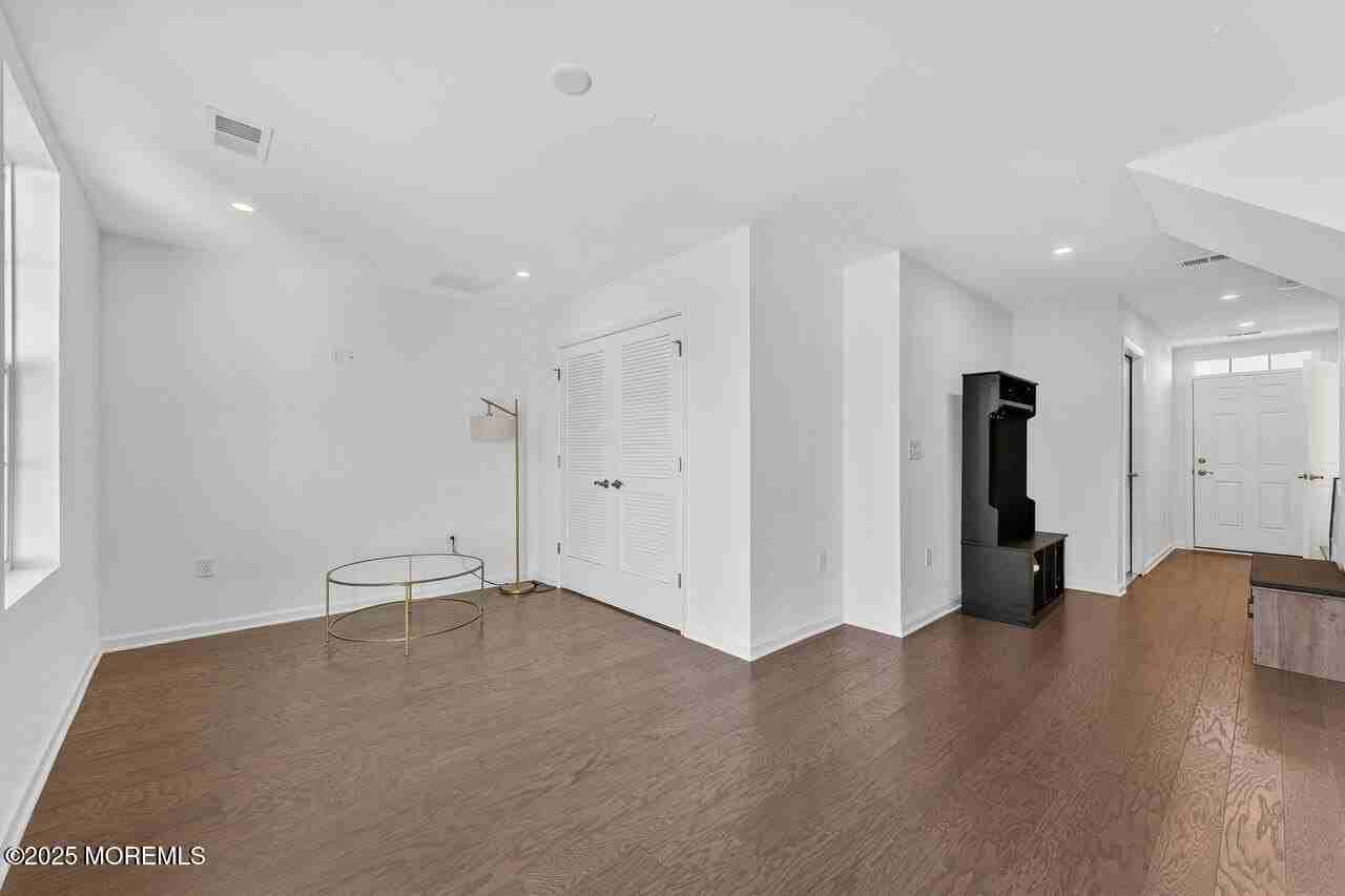 208 Prestige Rd - Photo 4 of 33