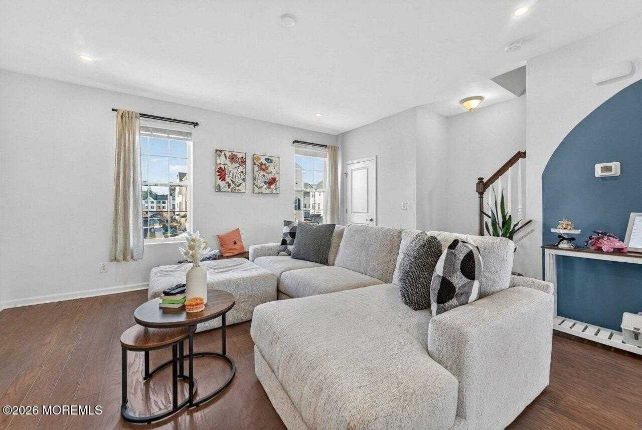 208 Prestige Rd - Photo 6 of 33