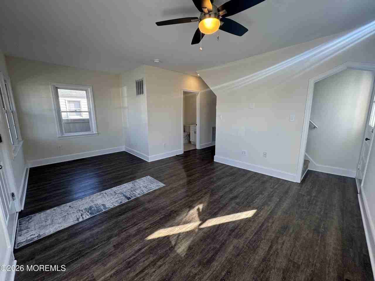 207 Ocean Gate Ave - Photo 2 of 20