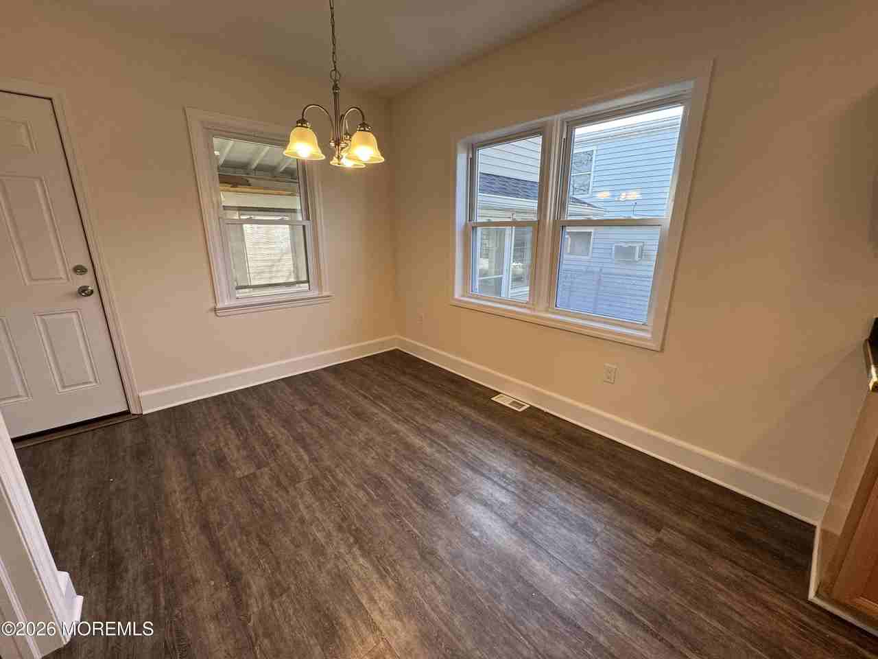 207 Ocean Gate Ave - Photo 7 of 20